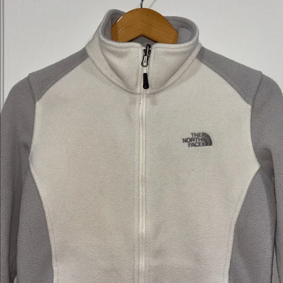 The North Face Women's Cream and Gray fleece Jacket size small - Picture 3 of 5